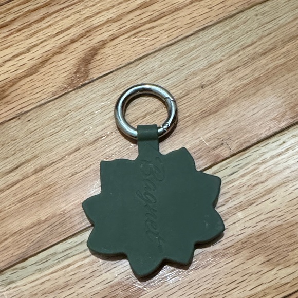 Succulent Bagnet Keychain - Picture 2 of 2
